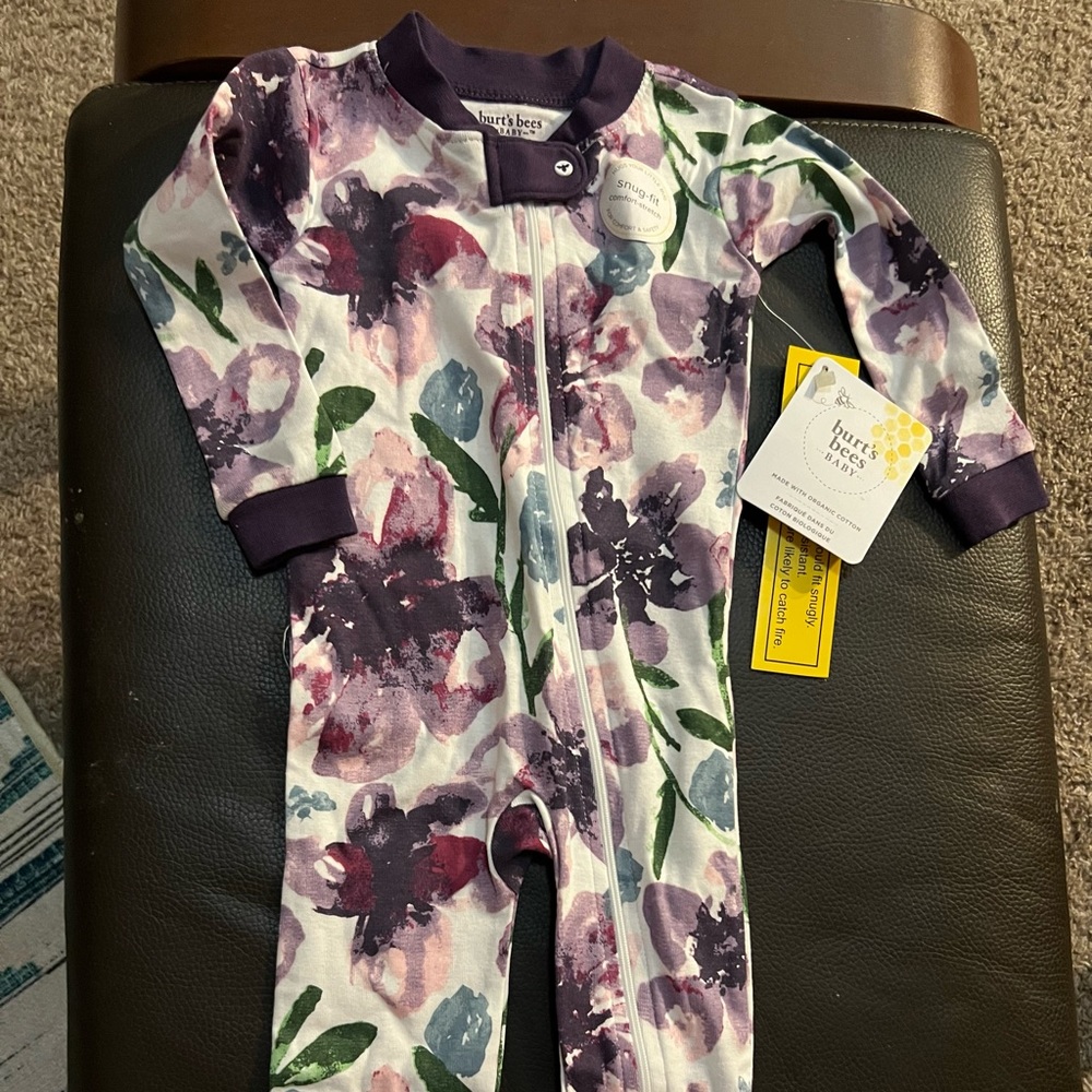 BNWT Burt’s bees sleeper